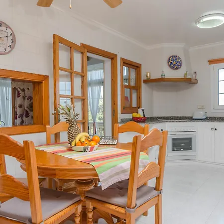 Ca Tothom Villa